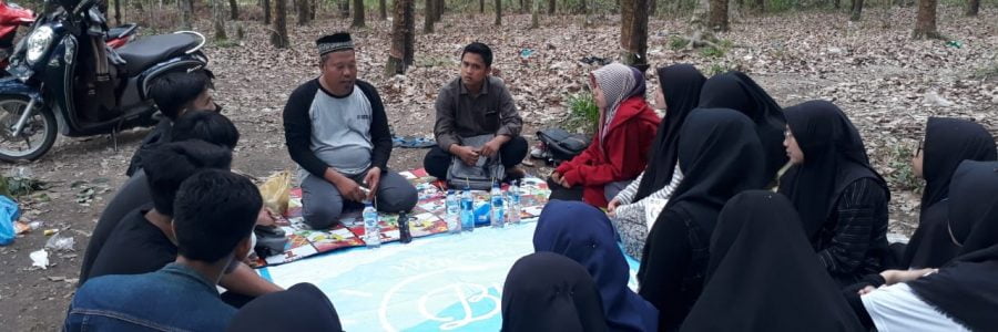 ISAIS BERDISKUSI PADA KEGIATAN KEAKRABAN DI SANGGAR PUBLIC RELATION FAKULTAS DAKWAH UIN SUSKA RIAU