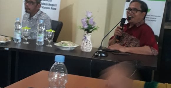 ISAIS UIN SUSKA RIAU Menggelar Diskusi Keenam “Membaca Ulang Sejarah Islam Klasik” (Satu Semester Bersama Prof. Dr. H. Munzir Hitami, M.A.)