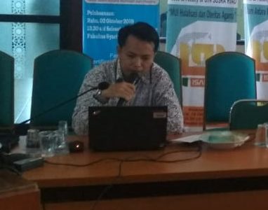 ISAIS UIN SUSKA RIAU Menggelar Diskusi Kedelapan “Membaca Ulang Sejarah Islam Klasik” (Satu Semester Bersama Prof. Dr. H. Munzir Hitami, M.A.)